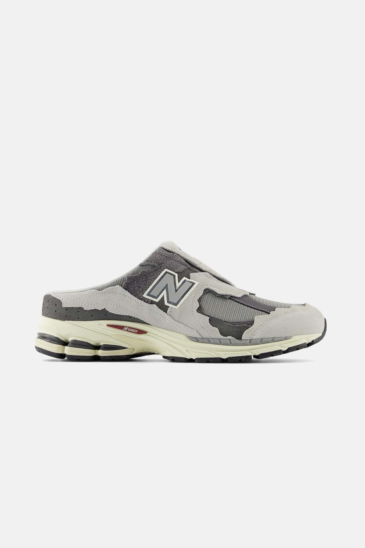 2002N Sneakers Slip On Raincloud grey by New Balance