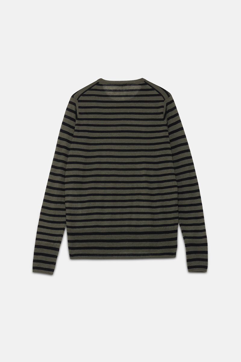 Long-sleeved crew-neck pullover