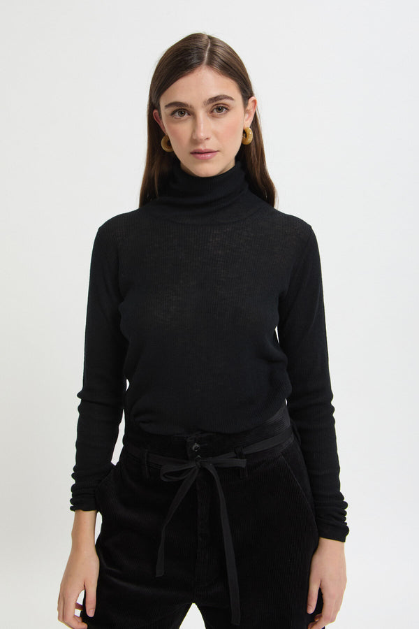 Maglia a collo alto in lana