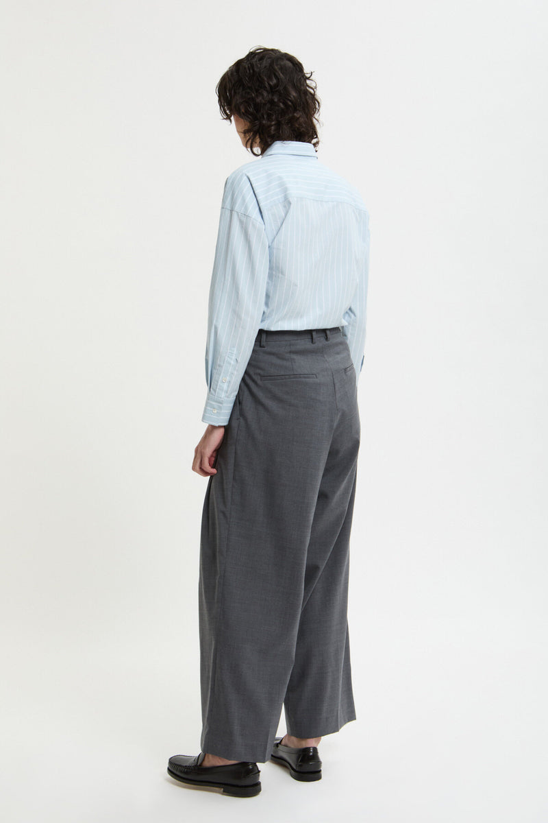 Pantaloni tapered ampi