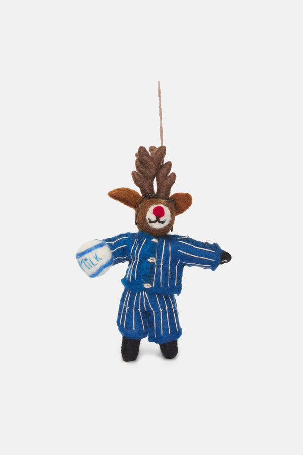 Decorazione natalizia appesa con Rudolph in pigiama fatto a mano con tecnica di infeltrimento a ago 
