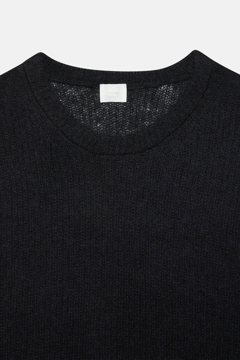 Long-sleeved crew-neck pullover