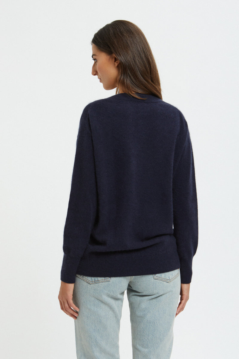 Long-sleeved V Neck pullover