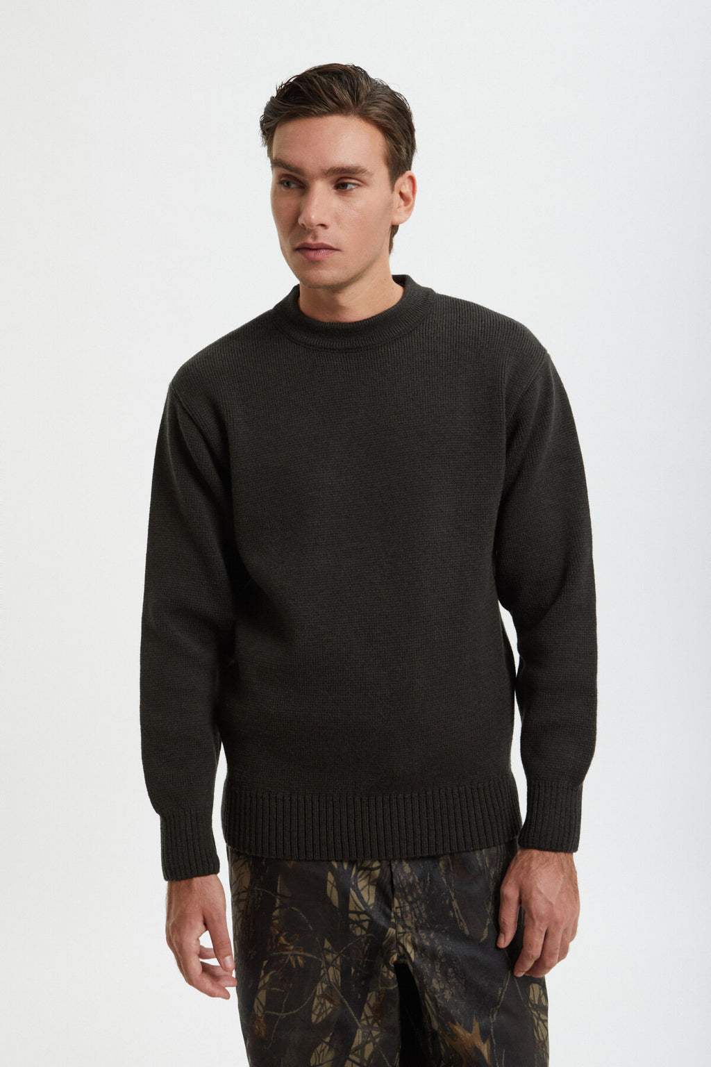 CREWNECK GUIDE SWEATER Dark timber by Filson Man | Men | WP Store
