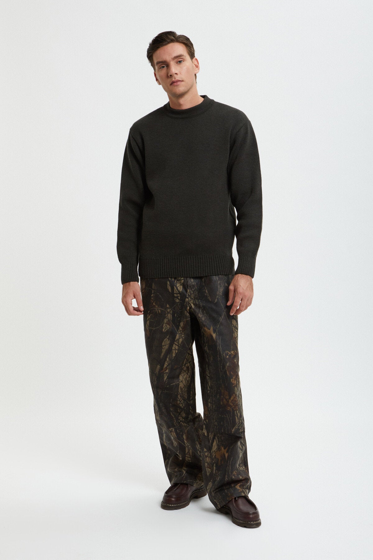 CREWNECK GUIDE SWEATER Dark timber by Filson Man | Men | WP Store