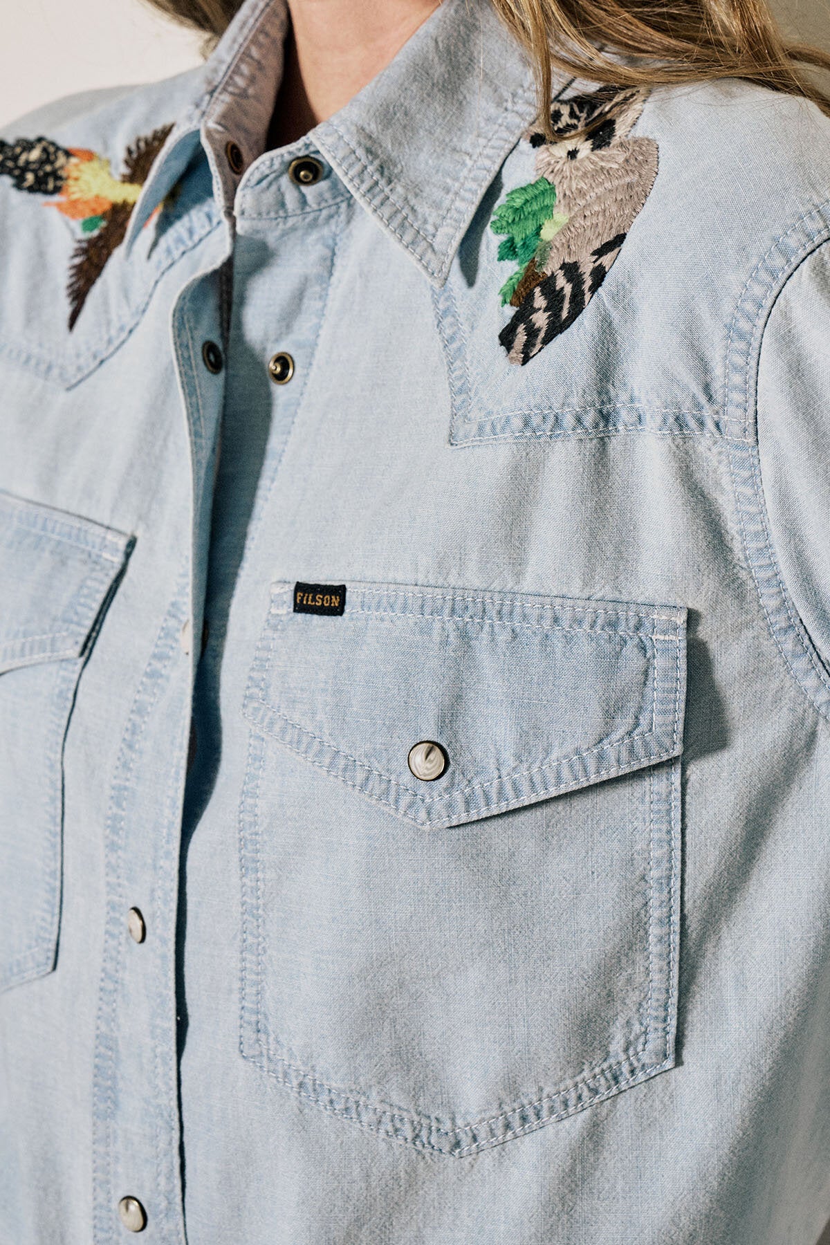 WOMEN'S EMBROIDERED WESTERN SHIRT Light indigo chambra by