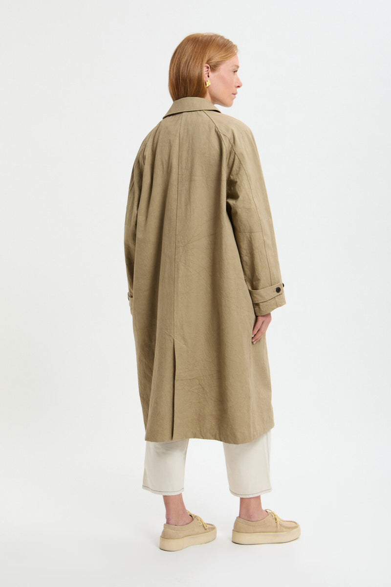 Cappotto con collo alla coreana