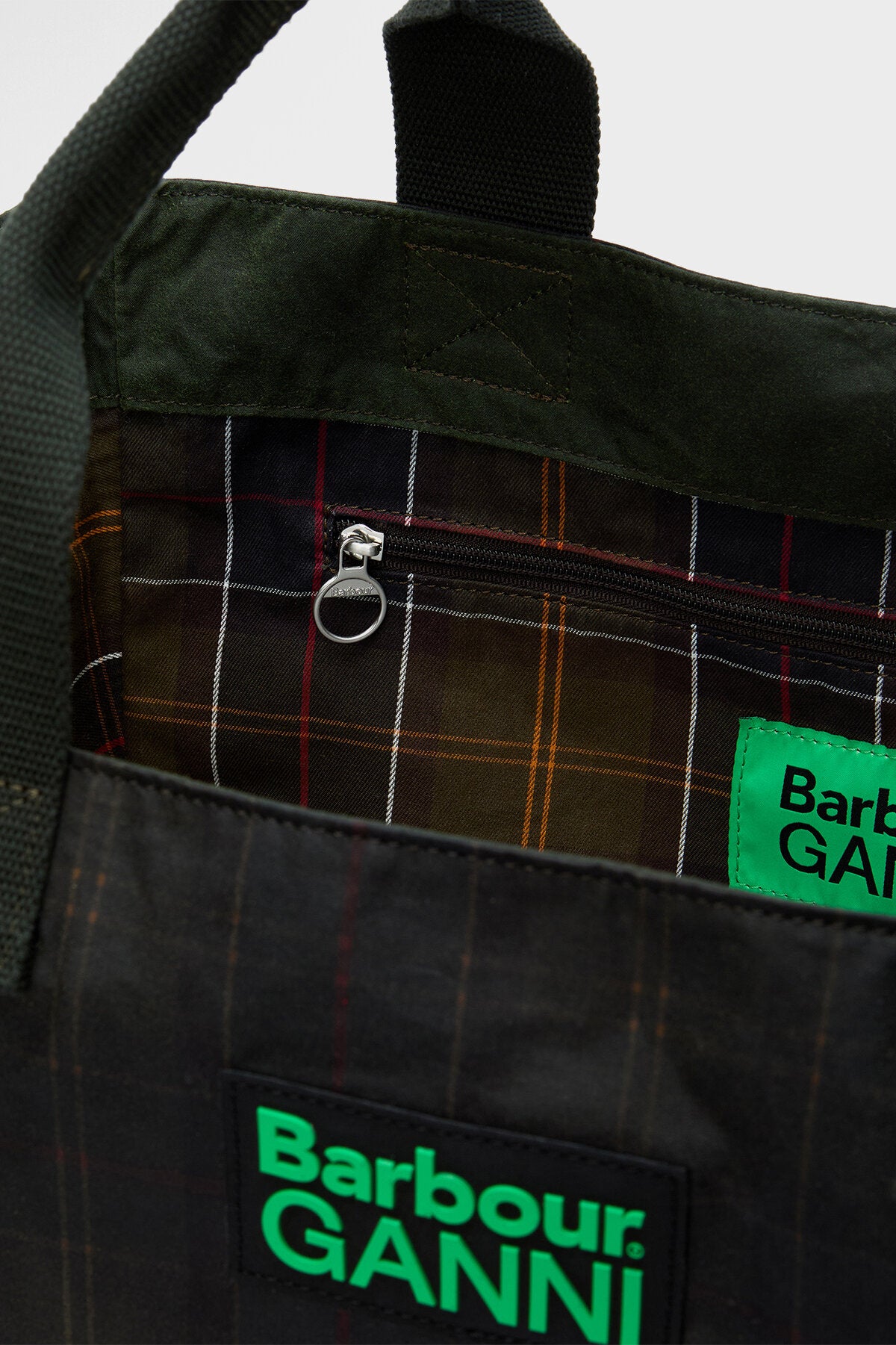 直営店完売　Barbour × GANNI バッグ Barbour Ganni Wax Tote Bag Dufflebag/classic by Barbour Lady