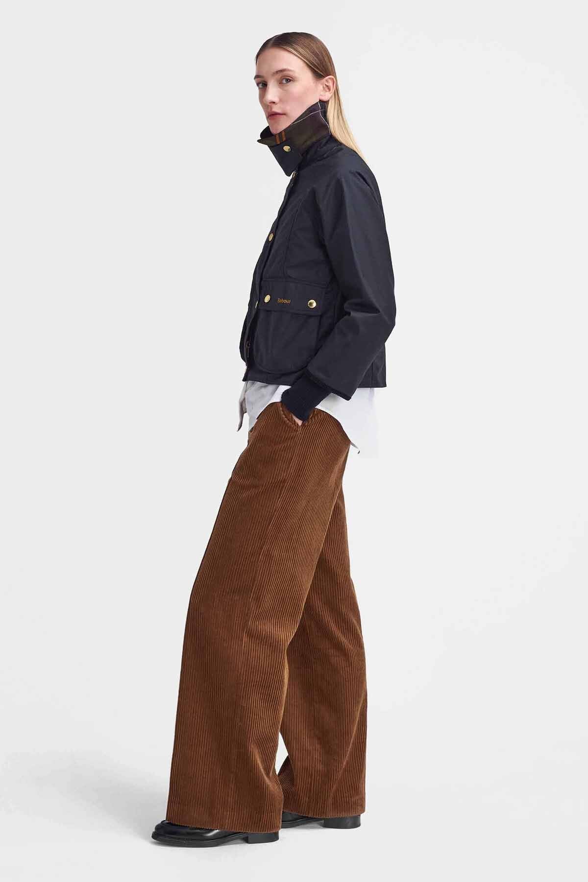 Cropped Beadnell Waxed Jacket Black/classic by Barbour Lady