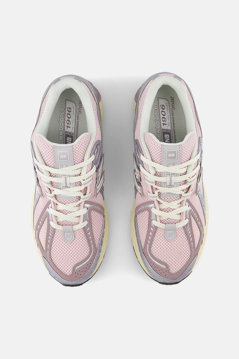 Sneakers 1906