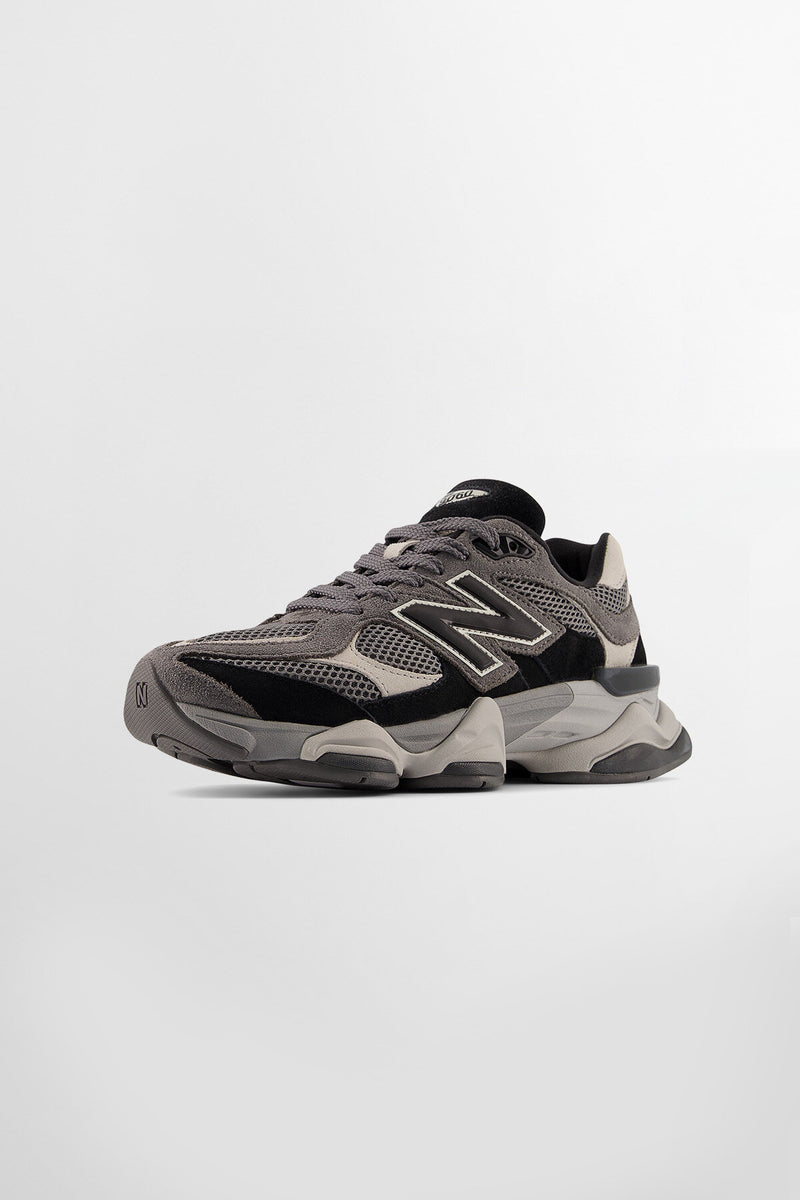 9060 Shoes