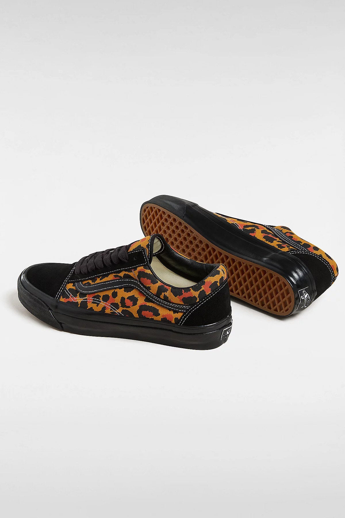 LX Old Skool Shoes leopard Leopard black by Vans | Men | WP