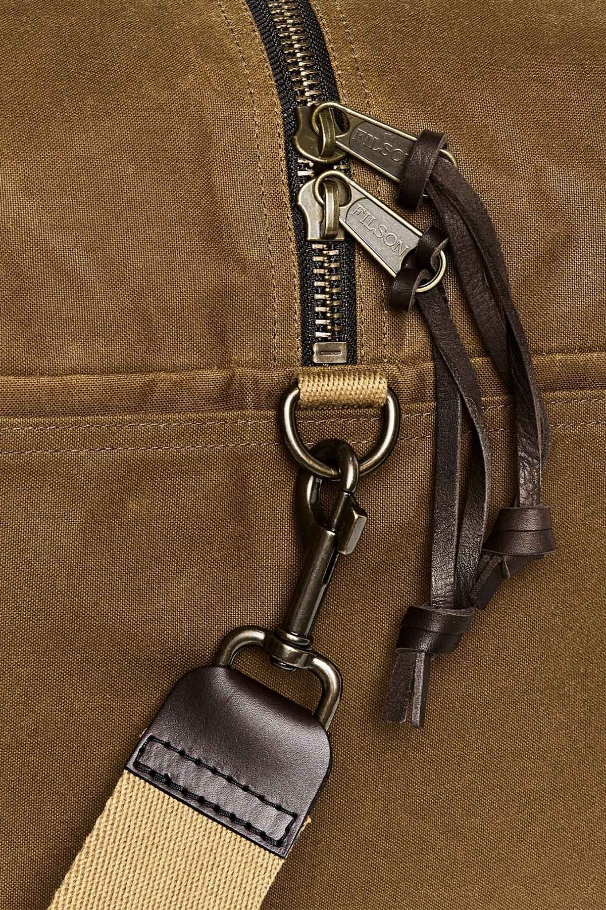 MEDIUM TIN CLOTH DUFFLE BAG Dark tan by Filson Man | Men | WP Store