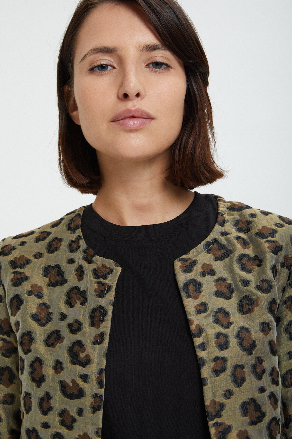 期間限定価格！NEEDLES CoachJacket Leopard Olive Needles - Track Jacket | HBX - Globally Curated Fashion and